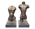 Weiblicher torso mit medaillon......